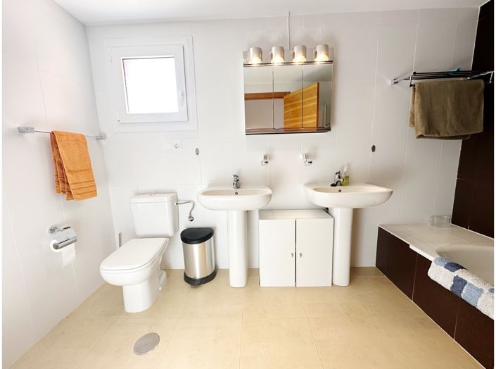 Image No.26-3 Bed Apartment for sale