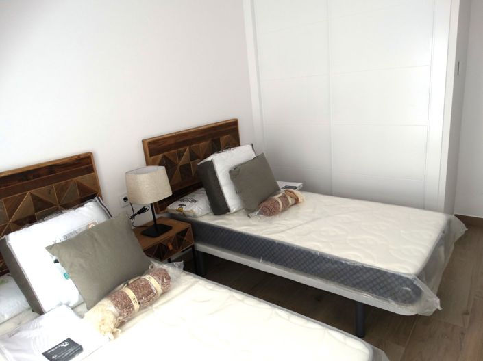 Image No.8-3 Bed Townhouse for sale