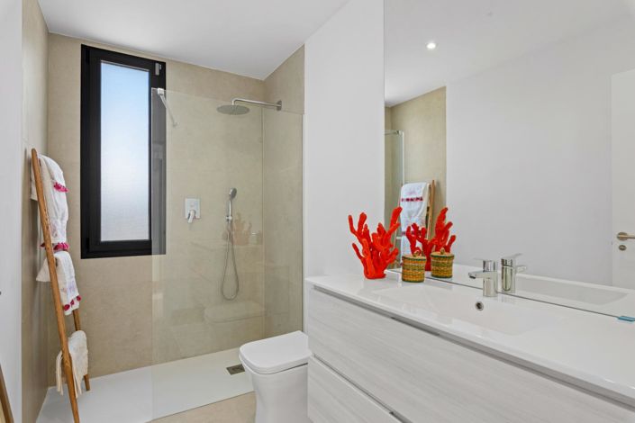 Image No.19-3 Bed Villa for sale