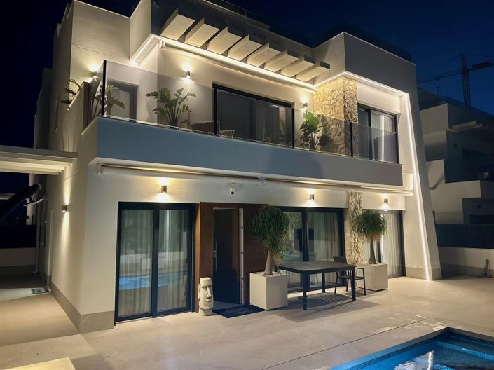 Image No.2-Villa de 4 chambres à vendre à Santa Rosalia Lake and Life Resort