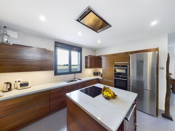 Image No.9-3 Bed Villa for sale