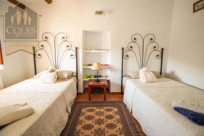 Image No.21-4 Bed Cortijo for sale