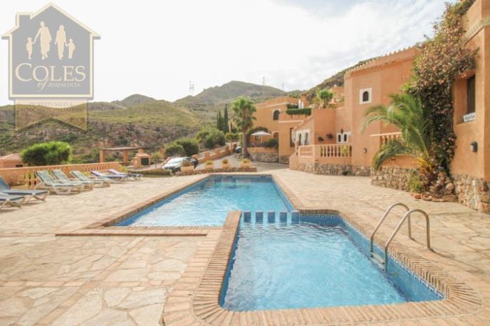 Image No.6-2 Bed Villa / Detached for sale