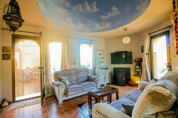 Image No.12-2 Bed Villa / Detached for sale