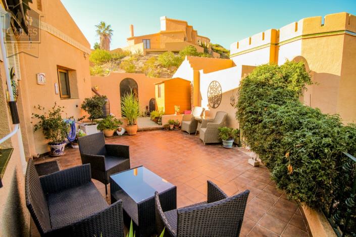 Image No.35-2 Bed Villa / Detached for sale