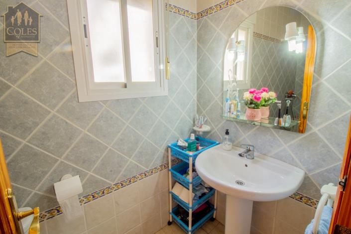 Image No.8-6 Bed Townhouse for sale