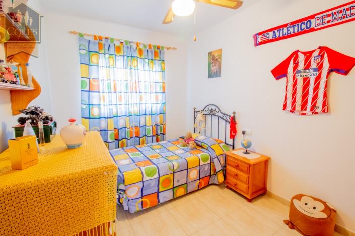 Image No.12-6 Bed Townhouse for sale