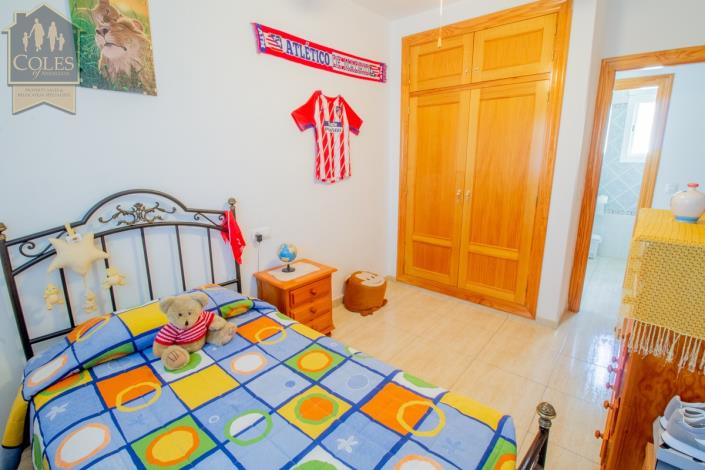 Image No.13-6 Bed Townhouse for sale