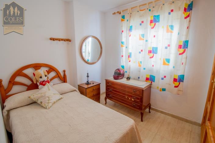 Image No.25-6 Bed Townhouse for sale