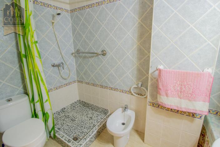 Image No.28-6 Bed Townhouse for sale