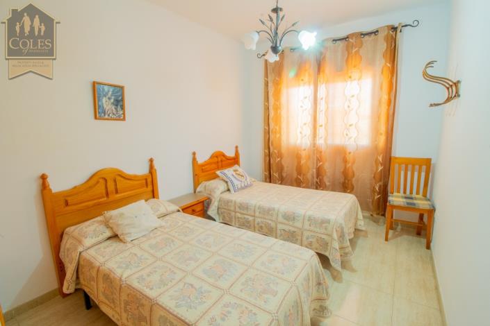 Image No.30-6 Bed Townhouse for sale