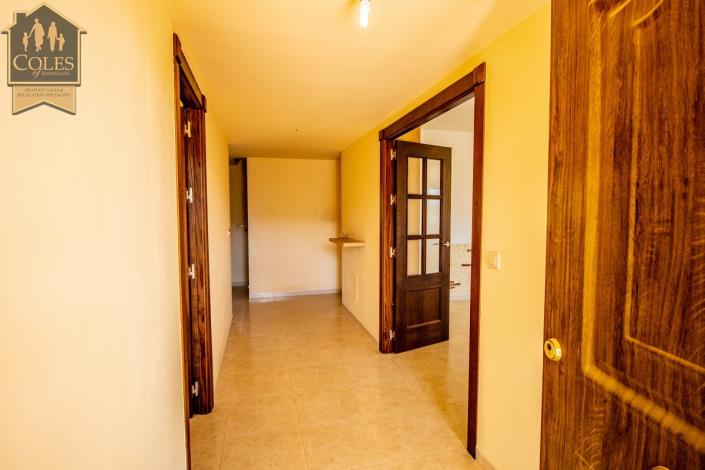 Image No.9-5 Bed Villa / Detached for sale