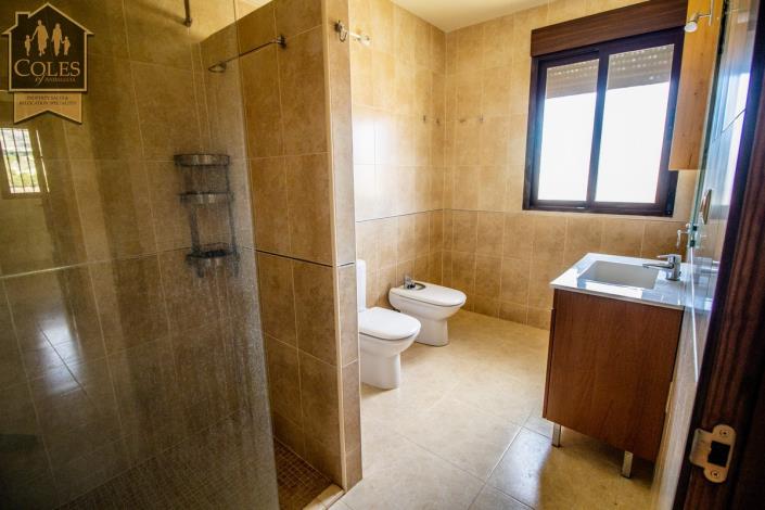 Image No.23-5 Bed Villa / Detached for sale