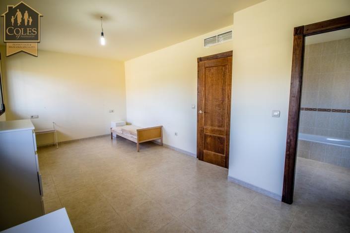 Image No.25-5 Bed Villa / Detached for sale