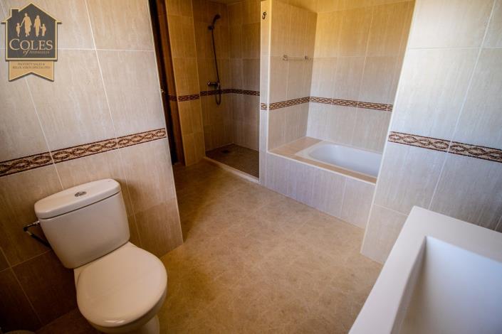 Image No.30-5 Bed Villa / Detached for sale