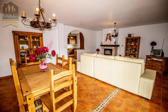 Image No.28-4 Bed Villa / Detached for sale