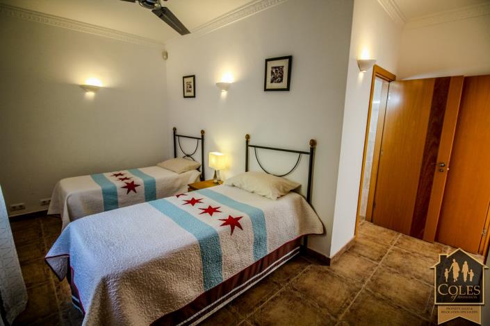 Image No.31-5 Bed Villa / Detached for sale