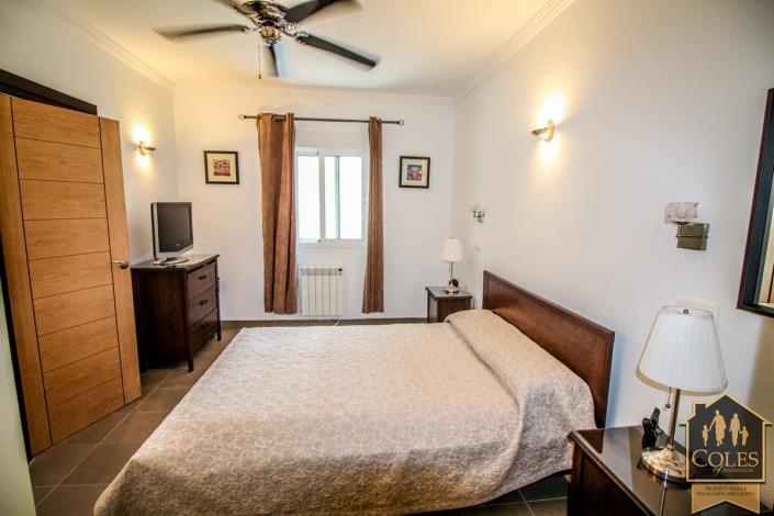 Image No.43-5 Bed Villa / Detached for sale