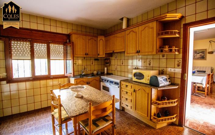 Image No.9-4 Bed Villa / Detached for sale