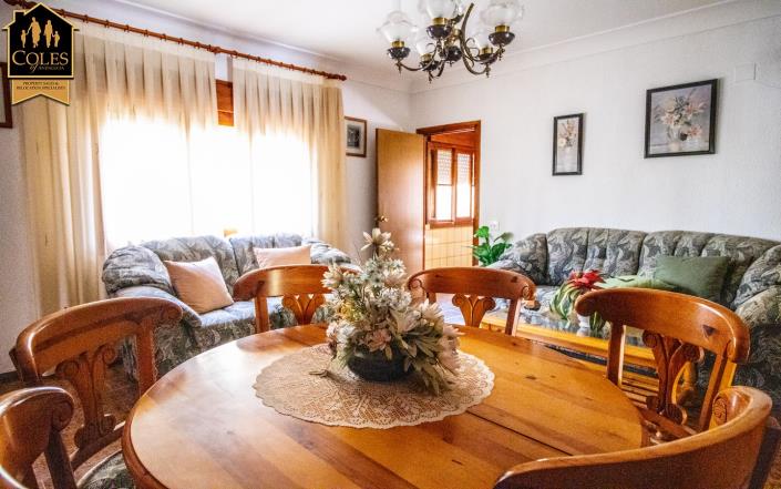 Image No.12-4 Bed Villa / Detached for sale