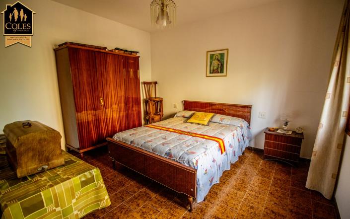 Image No.13-4 Bed Villa / Detached for sale