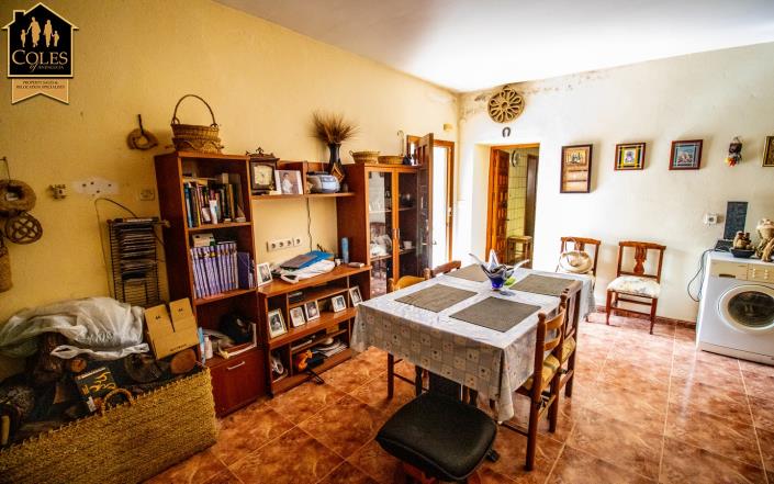 Image No.28-4 Bed Villa / Detached for sale