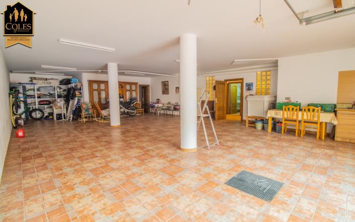 Image No.20-6 Bed Villa / Detached for sale