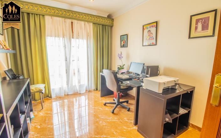 Image No.31-6 Bed Villa / Detached for sale