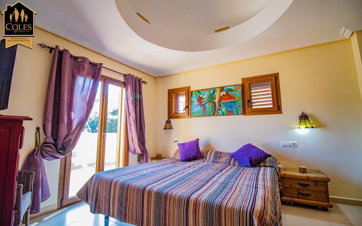 Image No.15-3 Bed Villa for sale