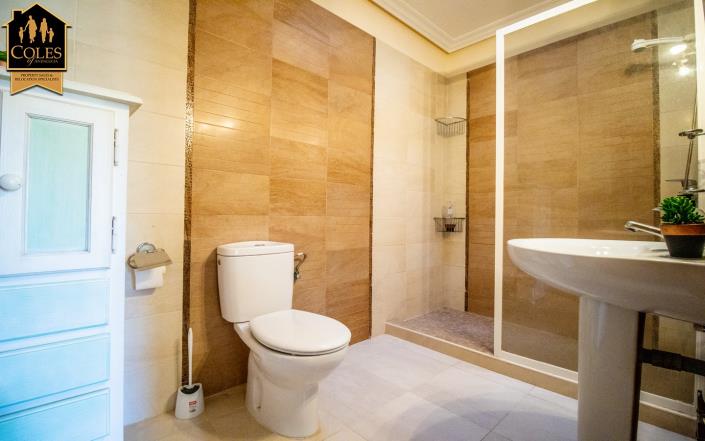 Image No.18-3 Bed Villa for sale