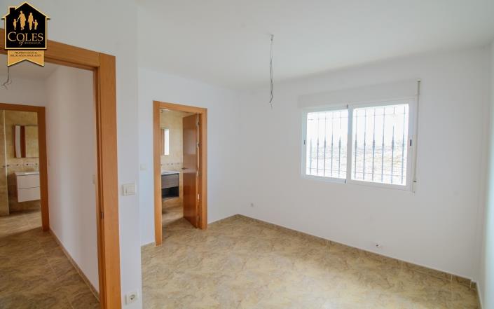 Image No.20-4 Bed Villa / Detached for sale