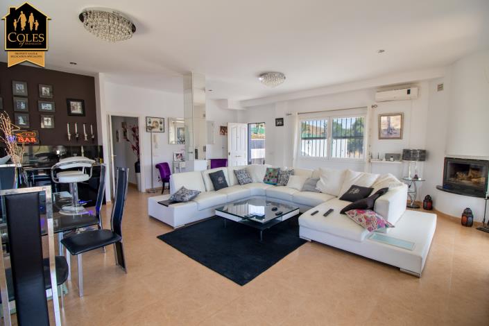 Image No.25-5 Bed Villa / Detached for sale