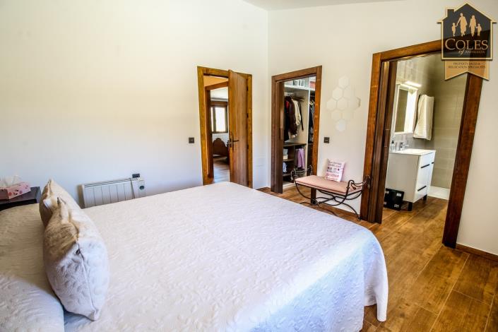 Image No.25-6 Bed Cortijo for sale