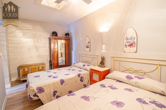 Image No.15-2 Bed Townhouse for sale