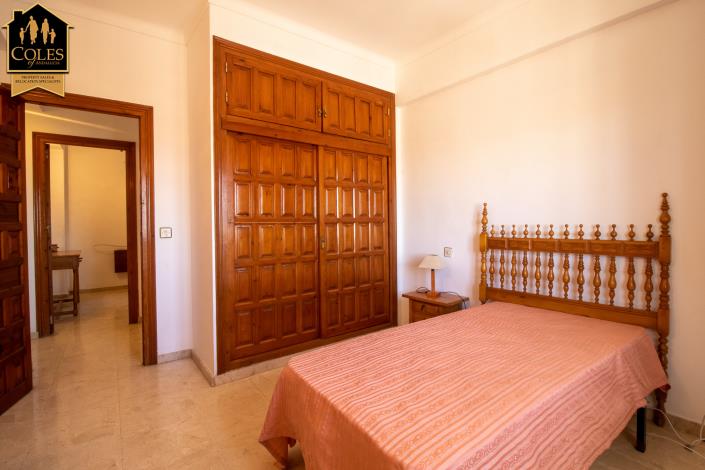 Image No.18-3 Bed Apartment for sale