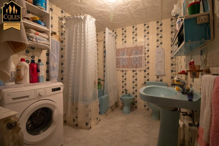 Image No.13-5 Bed Townhouse for sale