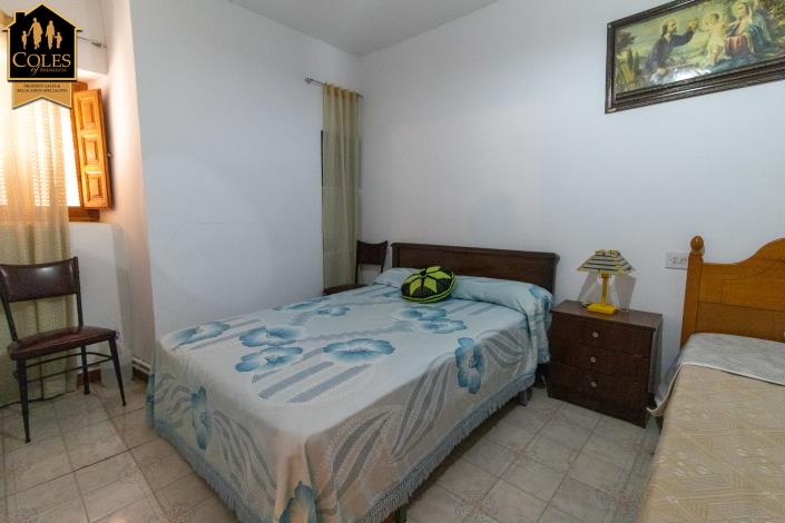 Image No.16-5 Bed Townhouse for sale