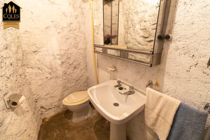 Image No.22-5 Bed Townhouse for sale