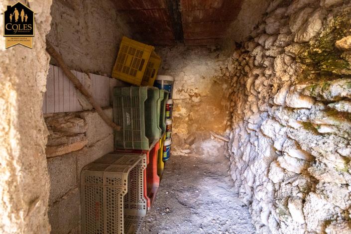 Image No.27-5 Bed Townhouse for sale