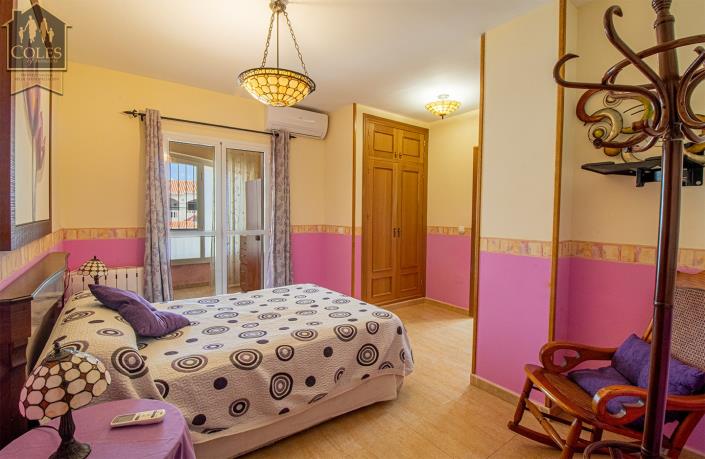 Image No.11-3 Bed Apartment for sale