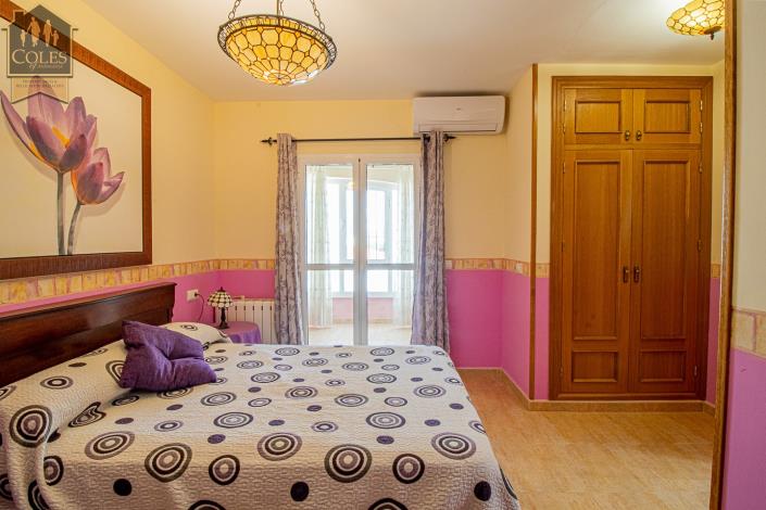 Image No.12-3 Bed Apartment for sale