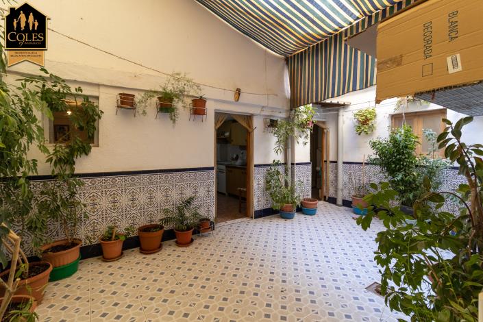 Image No.23-6 Bed Townhouse for sale