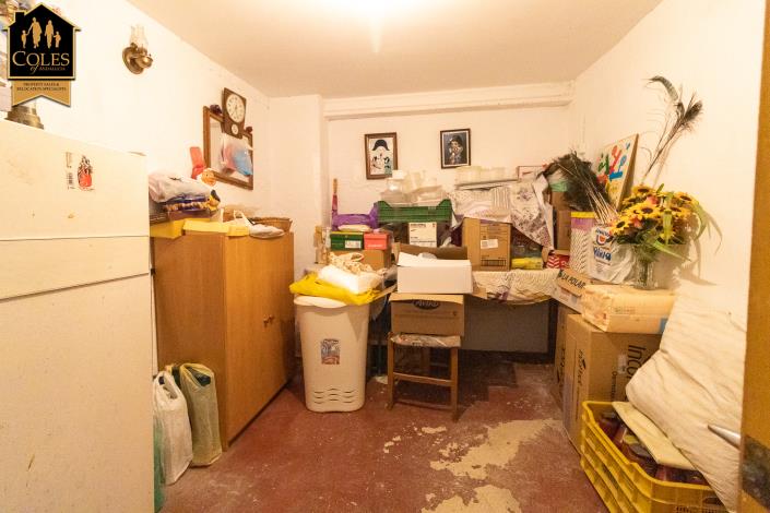 Image No.25-6 Bed Townhouse for sale