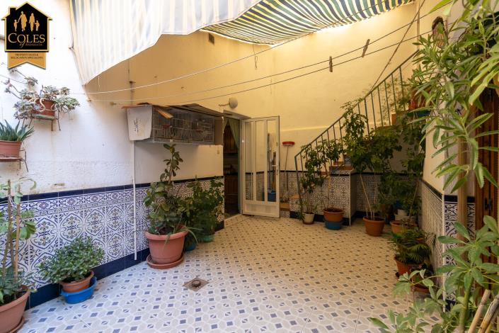 Image No.26-6 Bed Townhouse for sale