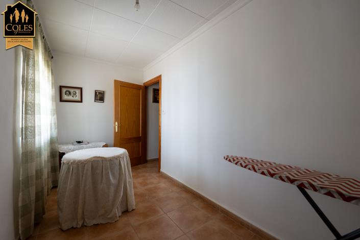 Image No.10-5 Bed Townhouse for sale