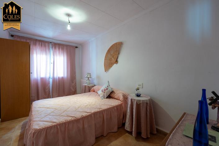 Image No.15-5 Bed Townhouse for sale