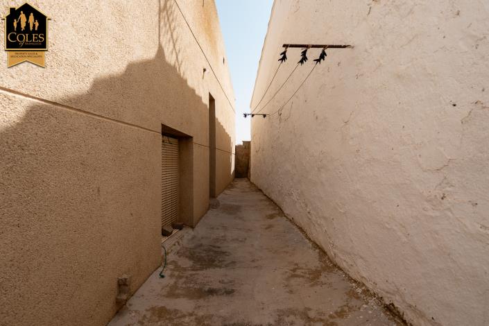 Image No.23-5 Bed Townhouse for sale