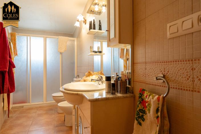 Image No.26-5 Bed Townhouse for sale