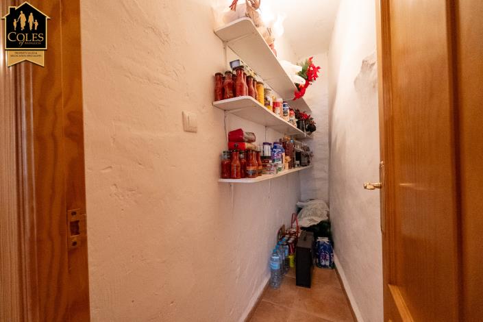 Image No.27-5 Bed Townhouse for sale