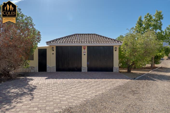 Image No.9-7 Bed Villa / Detached for sale